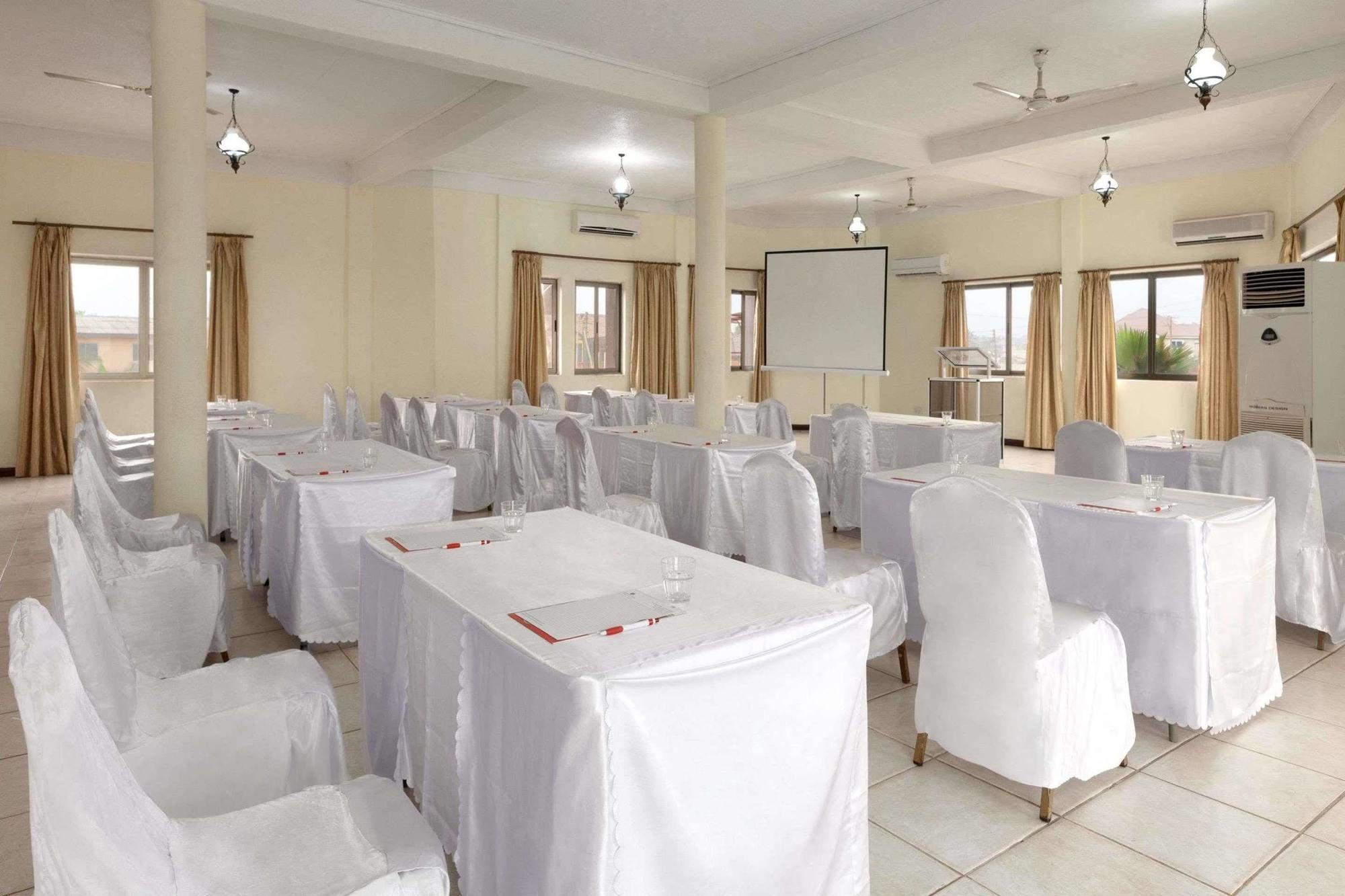 Ramada Resort Accra Exteriér fotografie