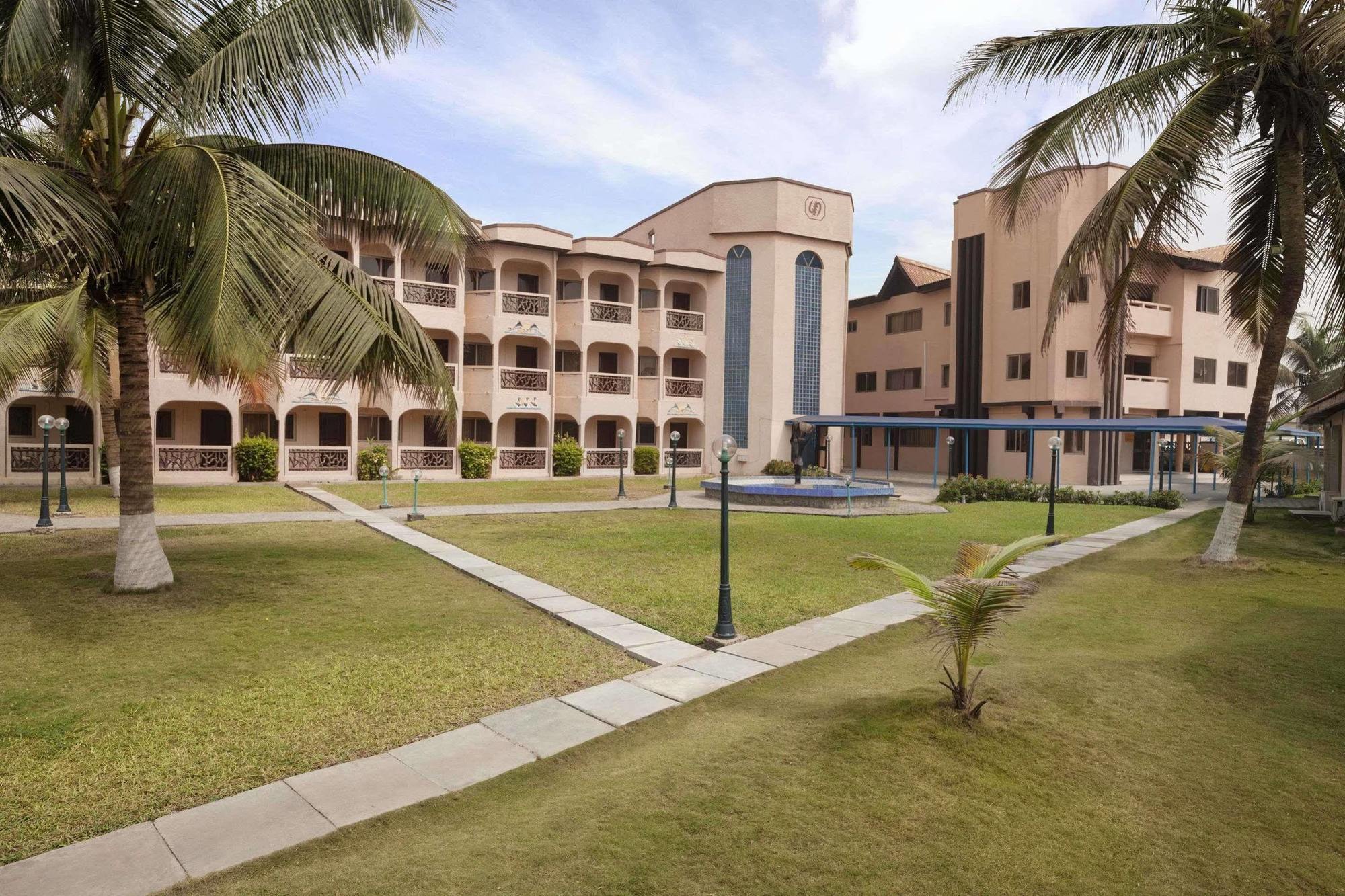Ramada Resort Accra Exteriér fotografie