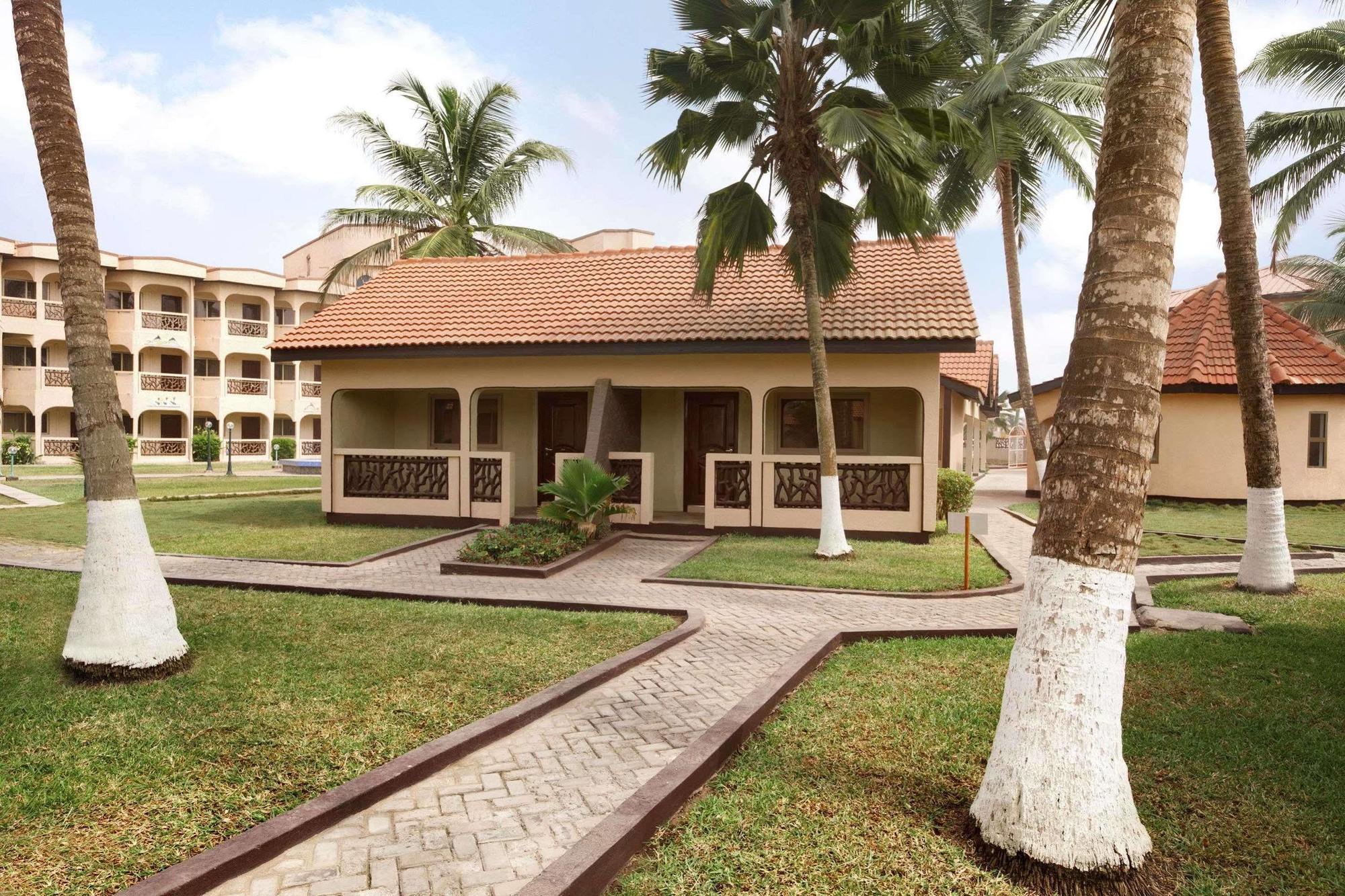 Ramada Resort Accra Exteriér fotografie